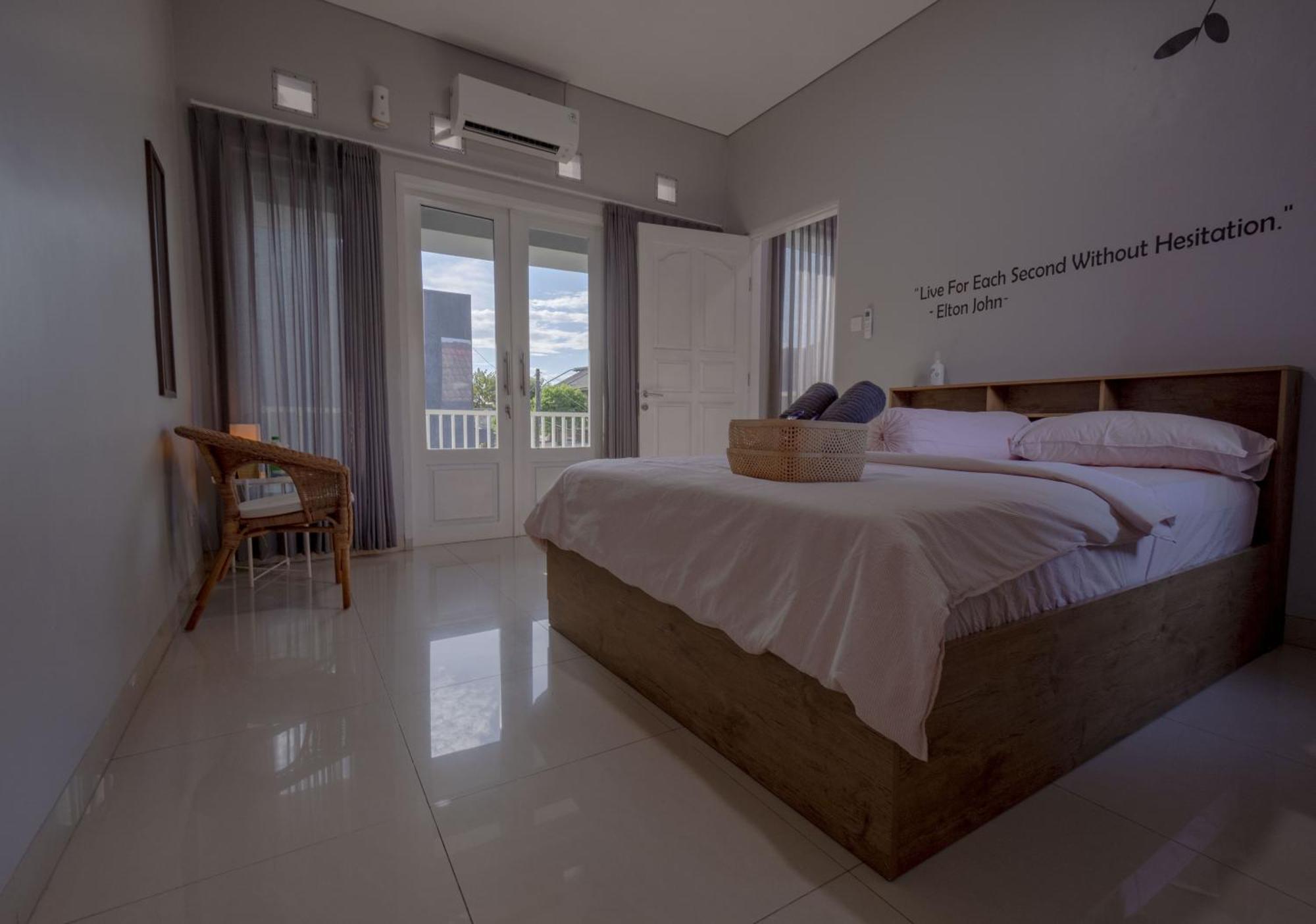 Villa Palm Springs By Reqhome Ciater Hilir Extérieur photo